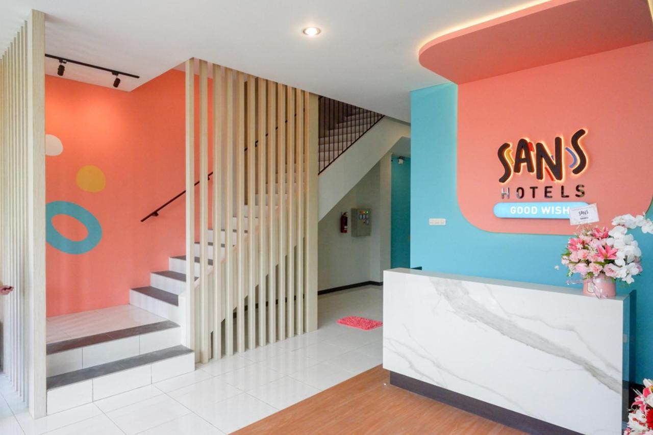 Sans Hotel Good Wish Semarang Jomblang Buitenkant foto