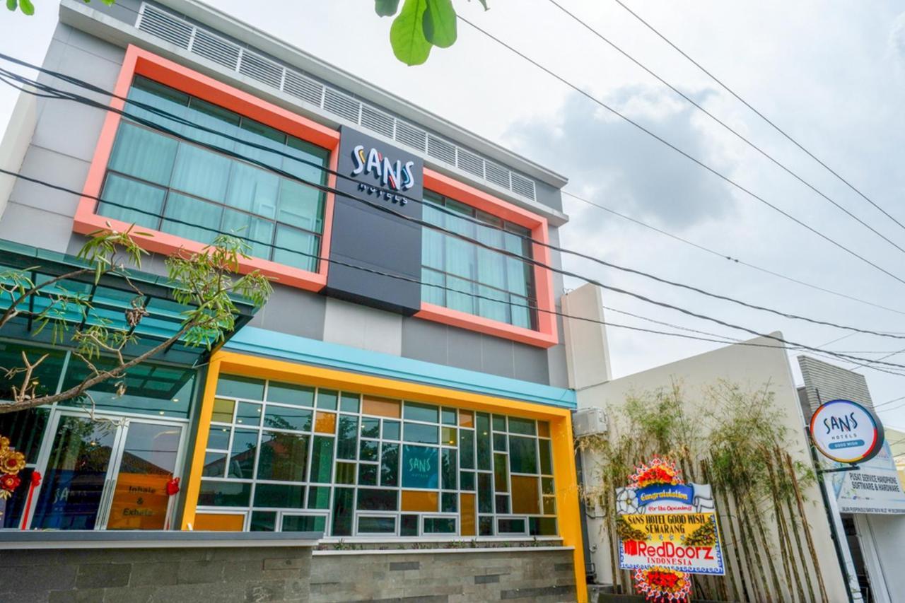 Sans Hotel Good Wish Semarang Jomblang Buitenkant foto