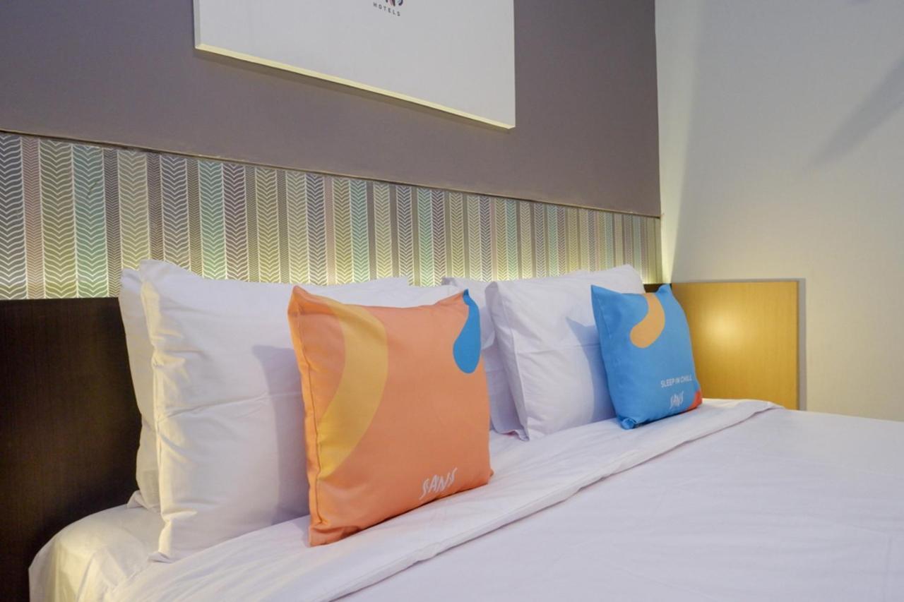 Sans Hotel Good Wish Semarang Jomblang Buitenkant foto